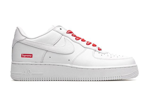NIKE x Supreme Air Force 1 Low + Extra Laces + Tag + Socks